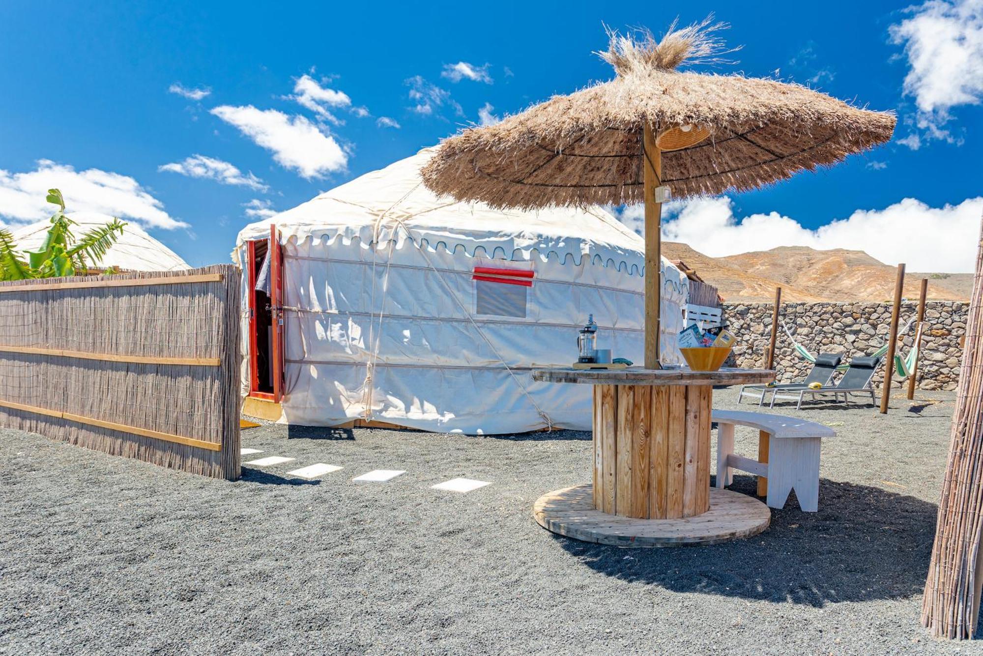 Finca De Arrieta Village - Yurts And Stone Cottages - Shared Pool - Walking Distance To Arrieta Beach - Eco Friendly Tabayesco Zewnętrze zdjęcie