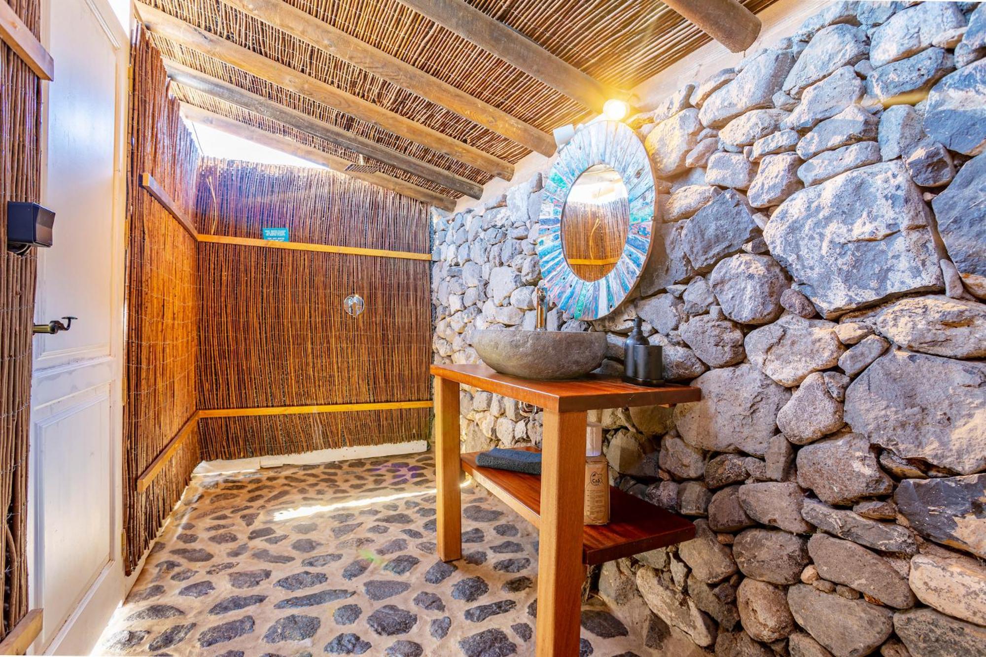 Finca De Arrieta Village - Yurts And Stone Cottages - Shared Pool - Walking Distance To Arrieta Beach - Eco Friendly Tabayesco Zewnętrze zdjęcie