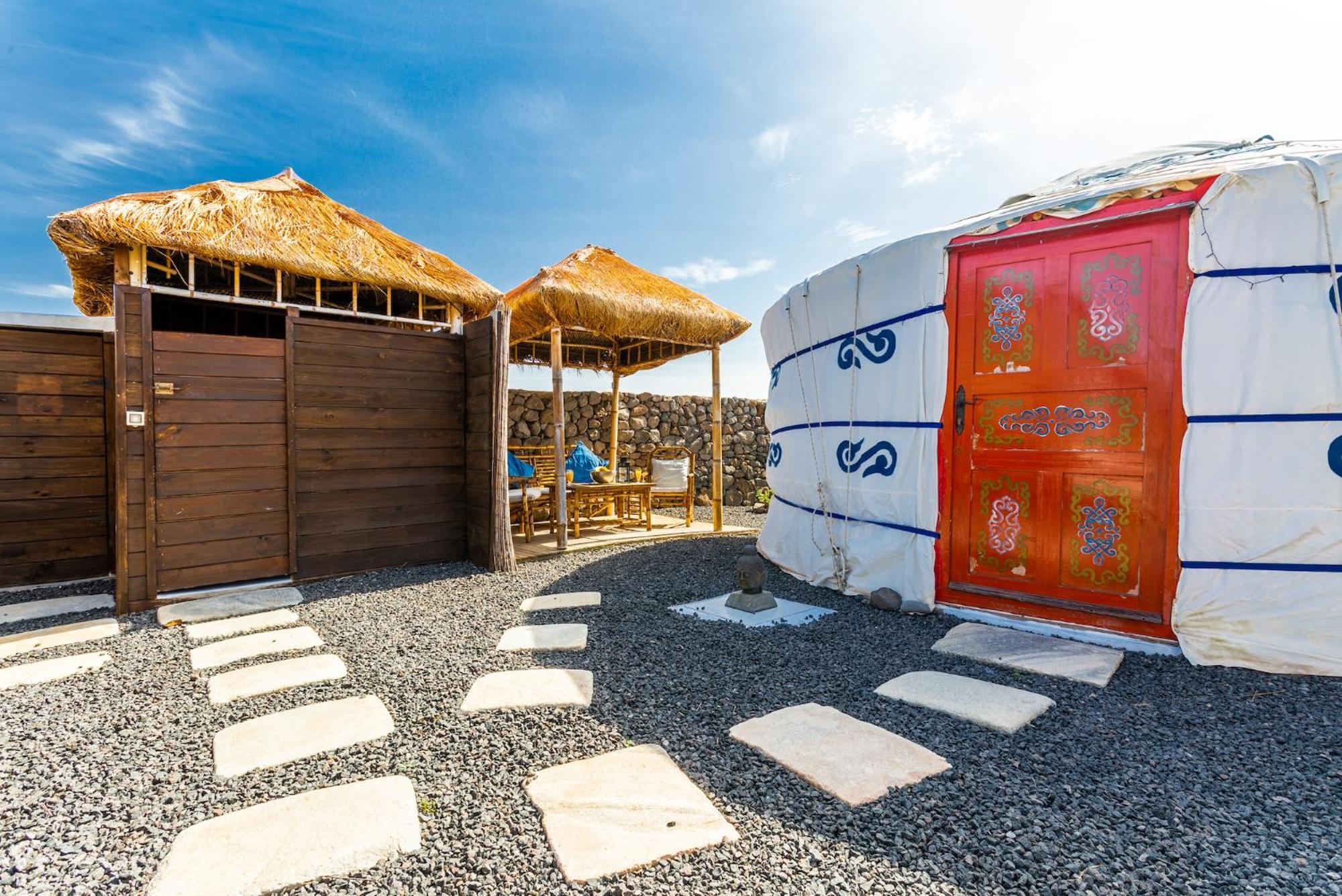 Finca De Arrieta Village - Yurts And Stone Cottages - Shared Pool - Walking Distance To Arrieta Beach - Eco Friendly Tabayesco Zewnętrze zdjęcie