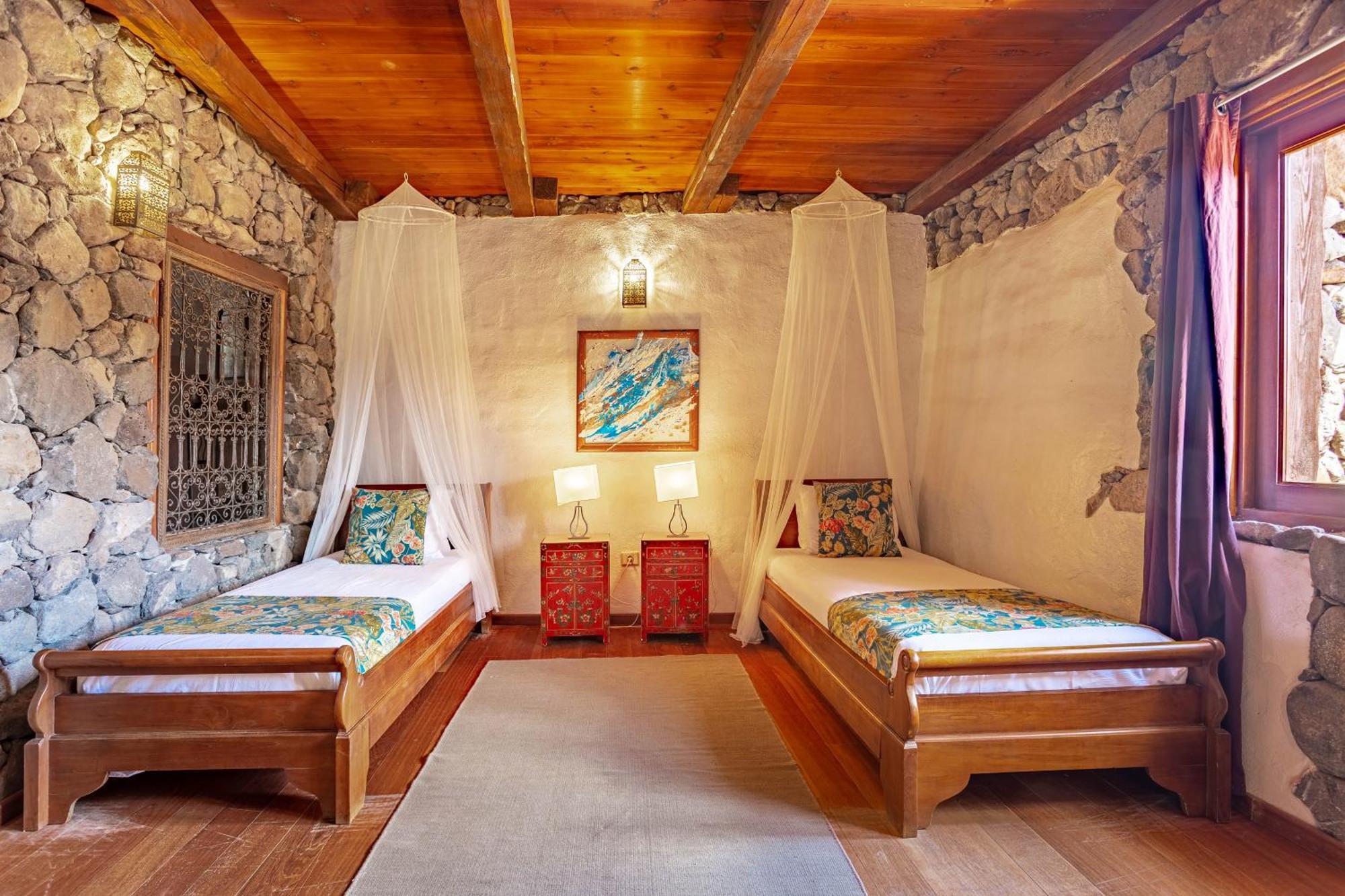 Finca De Arrieta Village - Yurts And Stone Cottages - Shared Pool - Walking Distance To Arrieta Beach - Eco Friendly Tabayesco Zewnętrze zdjęcie