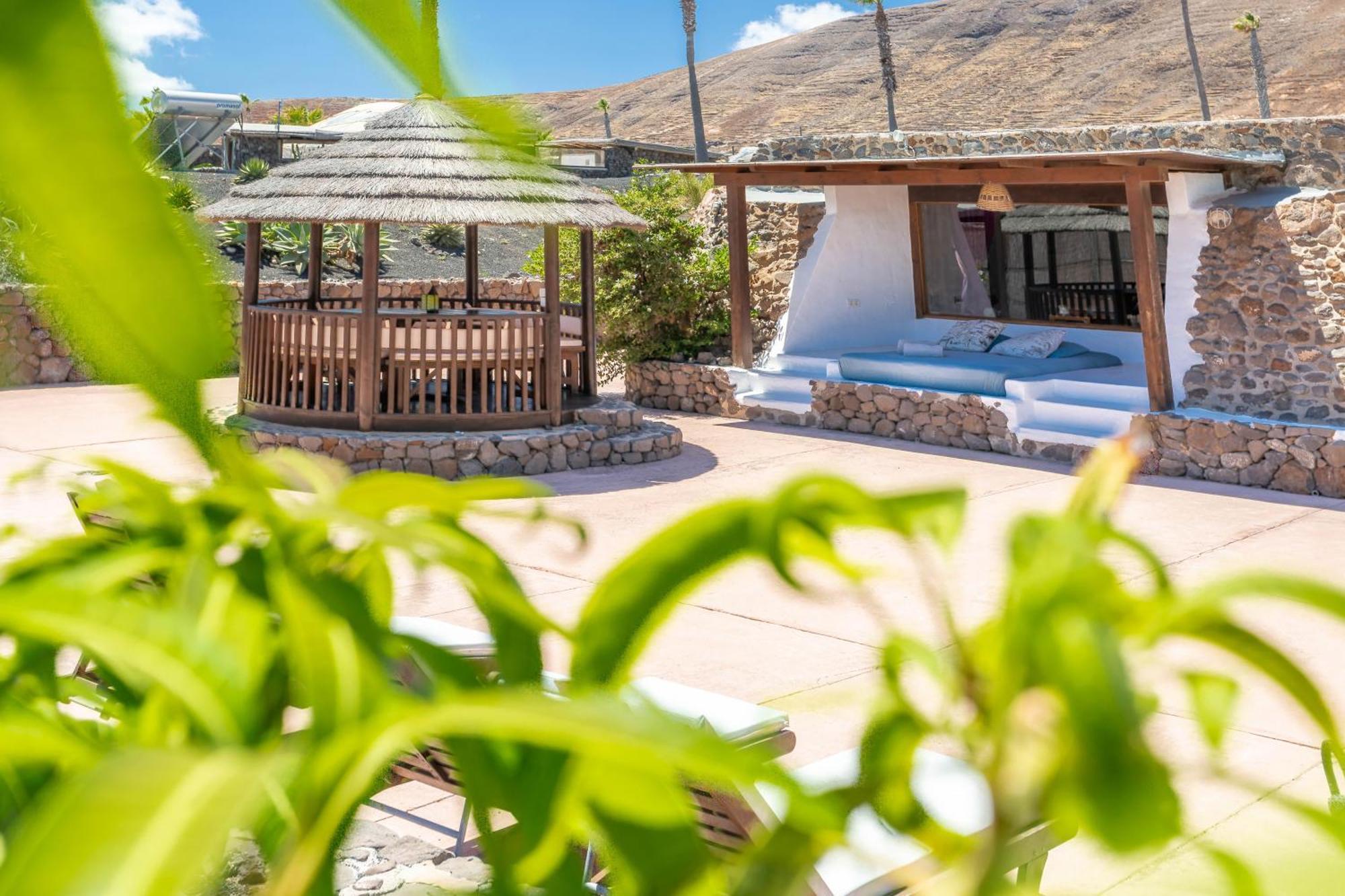 Finca De Arrieta Village - Yurts And Stone Cottages - Shared Pool - Walking Distance To Arrieta Beach - Eco Friendly Tabayesco Zewnętrze zdjęcie