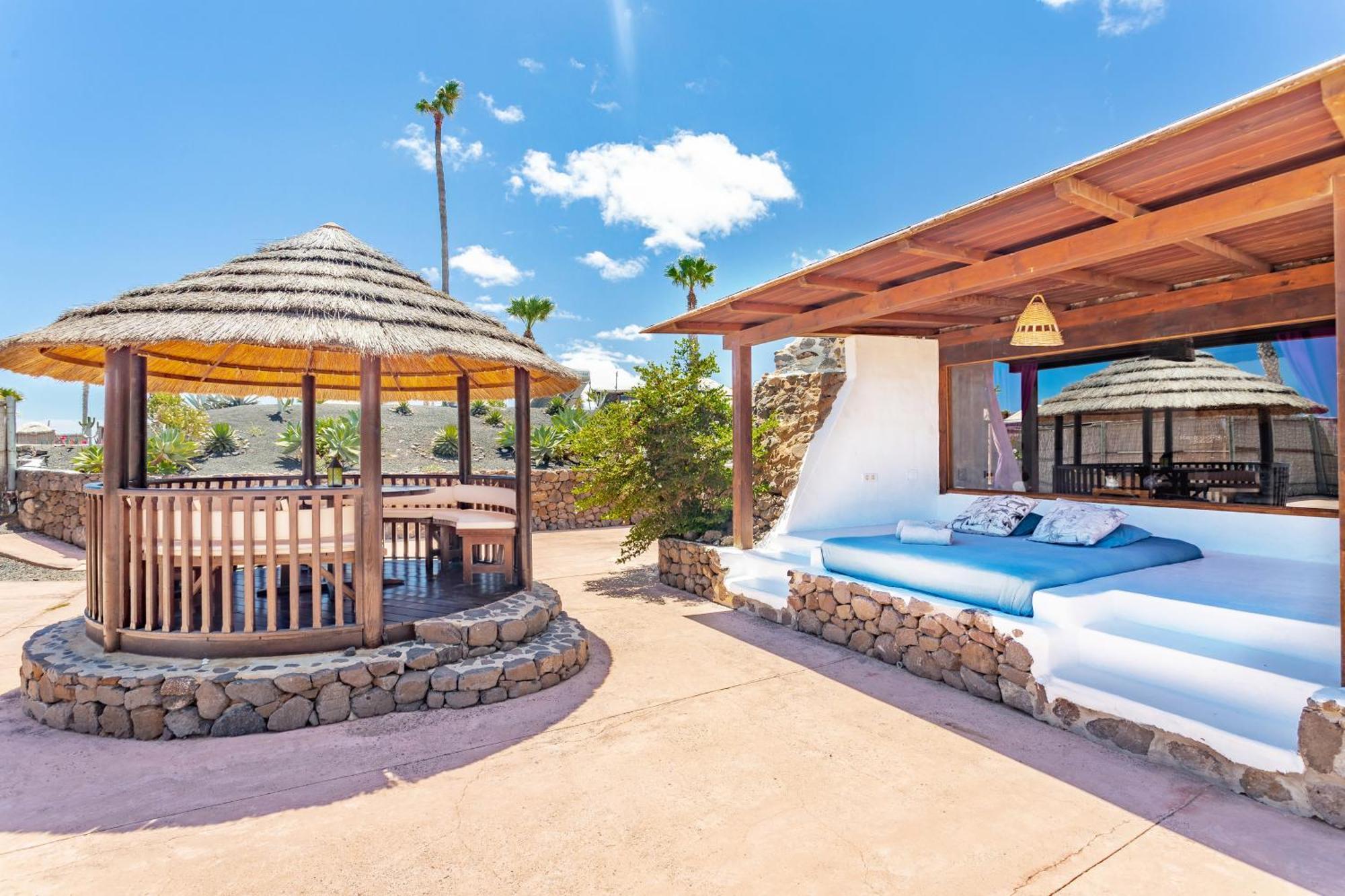 Finca De Arrieta Village - Yurts And Stone Cottages - Shared Pool - Walking Distance To Arrieta Beach - Eco Friendly Tabayesco Zewnętrze zdjęcie