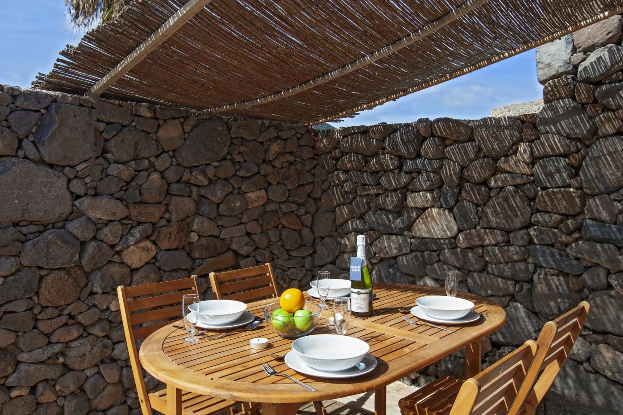 Finca De Arrieta Village - Yurts And Stone Cottages - Shared Pool - Walking Distance To Arrieta Beach - Eco Friendly Tabayesco Pokój zdjęcie